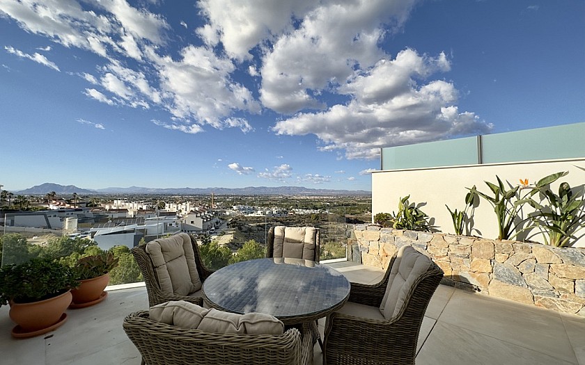 4 bedroom Apartment with garden in Ciudad Quesada in Vidando Estates
