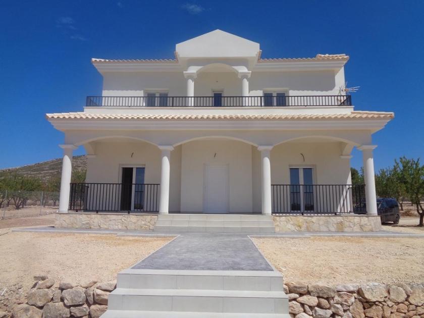 Luxury New Villas with Pool incl land, licences & legalities in Alicante, Pinoso in Vidando Estates