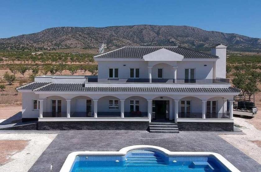 Luxury New Villas with Pool incl land, licences & legalities in Alicante, Pinoso in Vidando Estates