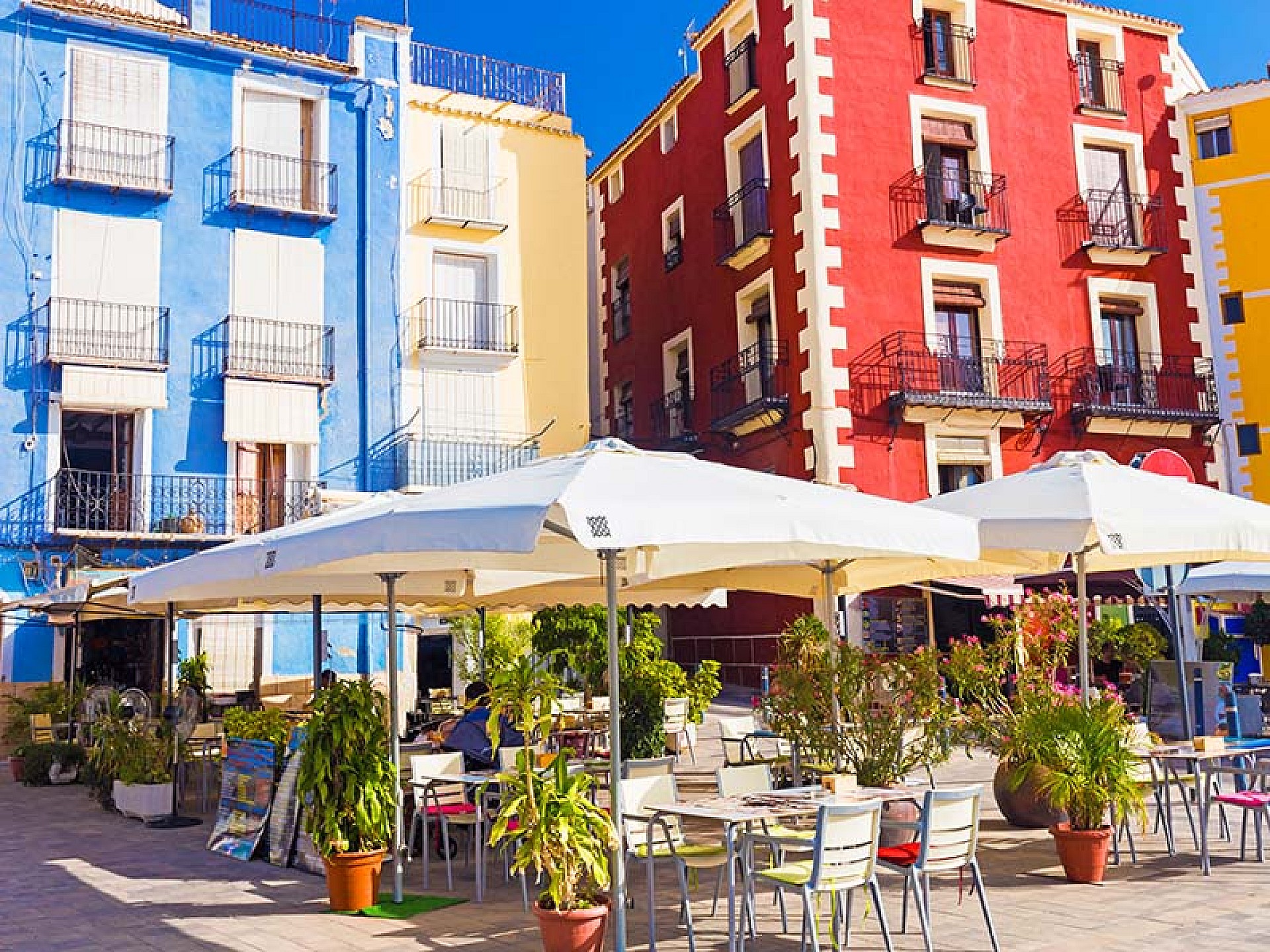 From colorful facade to carefree key handover – MedVilla guides you in Villajoyosa