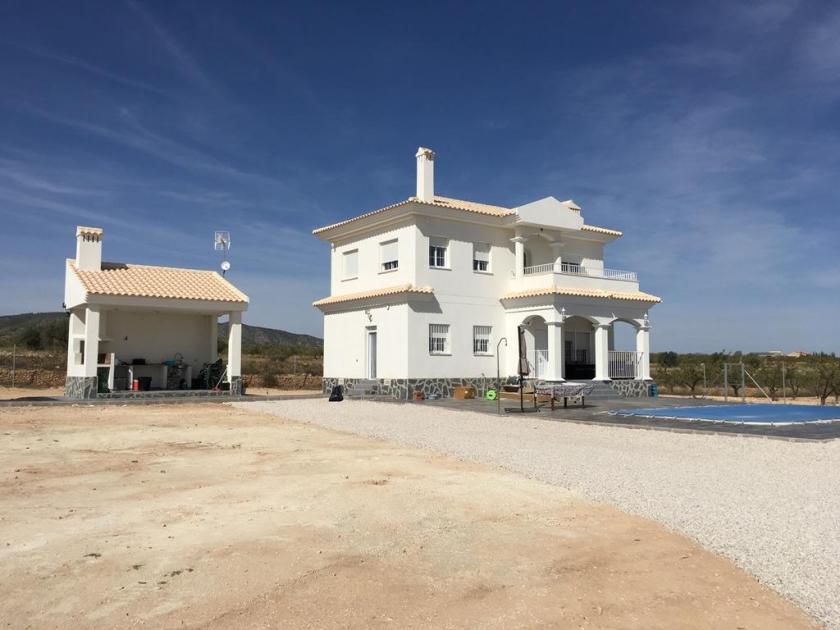 Luxe nieuwe villa's met zwembad incl land, licenties Alicante, Pinoso - Vidando Estates