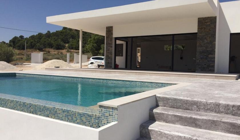 Nieuwbouw villa in La Romana, binnenland van Alicante - Vidando Estates