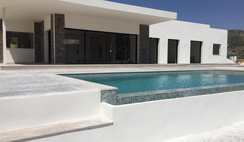 Nieuwbouw villa in La Romana, binnenland van Alicante - Vidando Estates