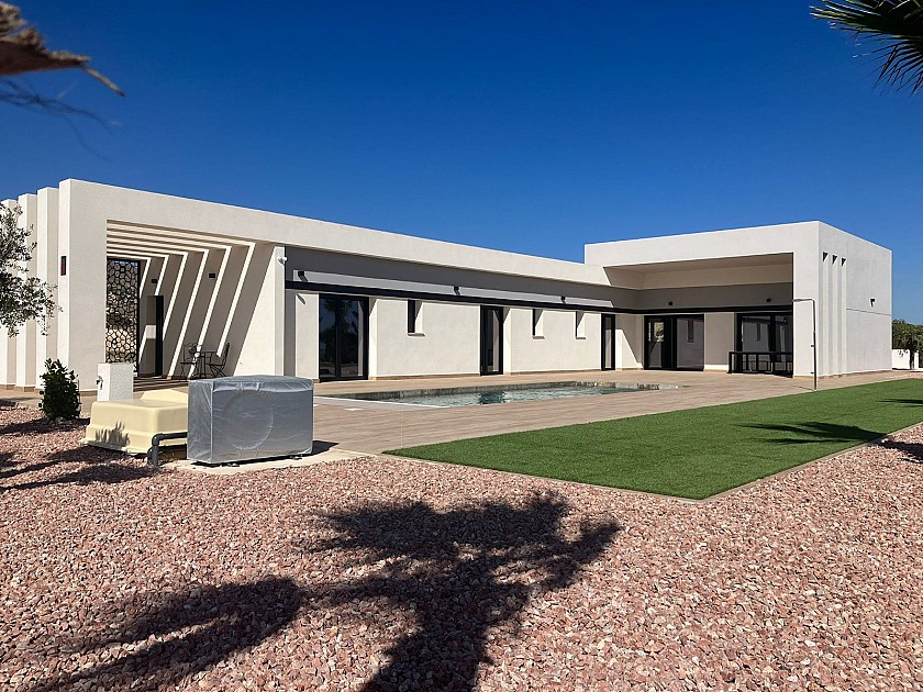 Luxe villa met drie slaapkamers en twee badkamers in Pinoso - Vidando Estates