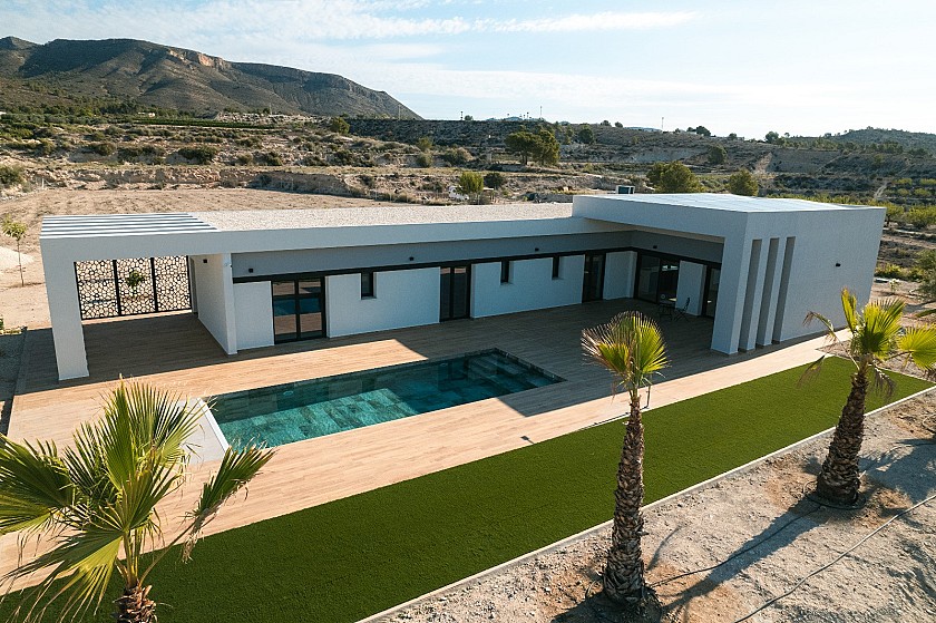 Luxe villa met drie slaapkamers en twee badkamers in Pinoso - Vidando Estates