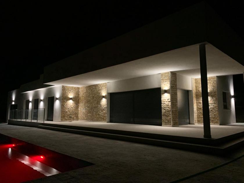 Nieuwbouw villa in La Romana, binnenland van Alicante - Vidando Estates