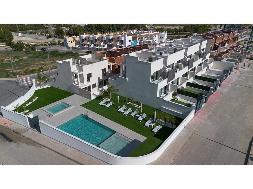 3 slaapkamer Geschakelde woningen in Cox - Vidando Estates