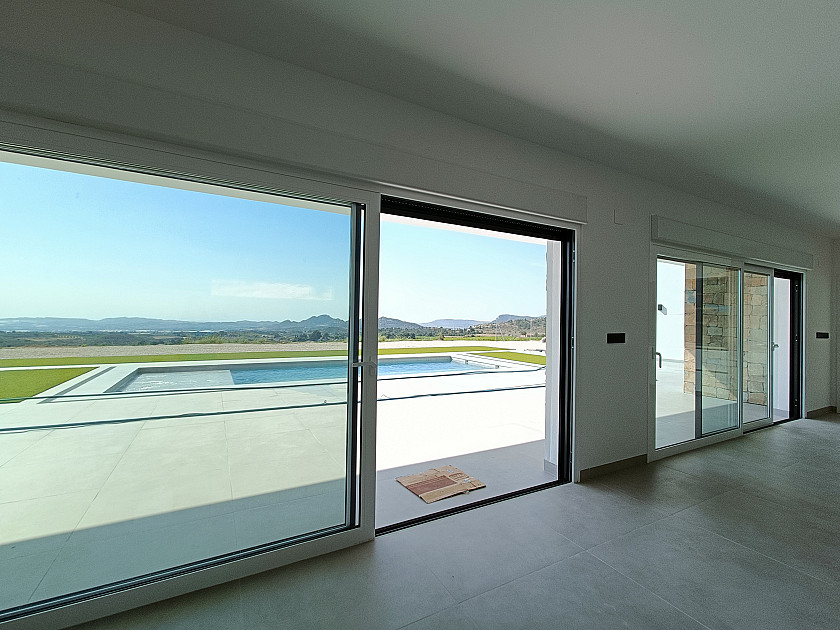Vrijstaande villa met zwembad in La Romana of Hondon de las Nieves - Vidando Estates