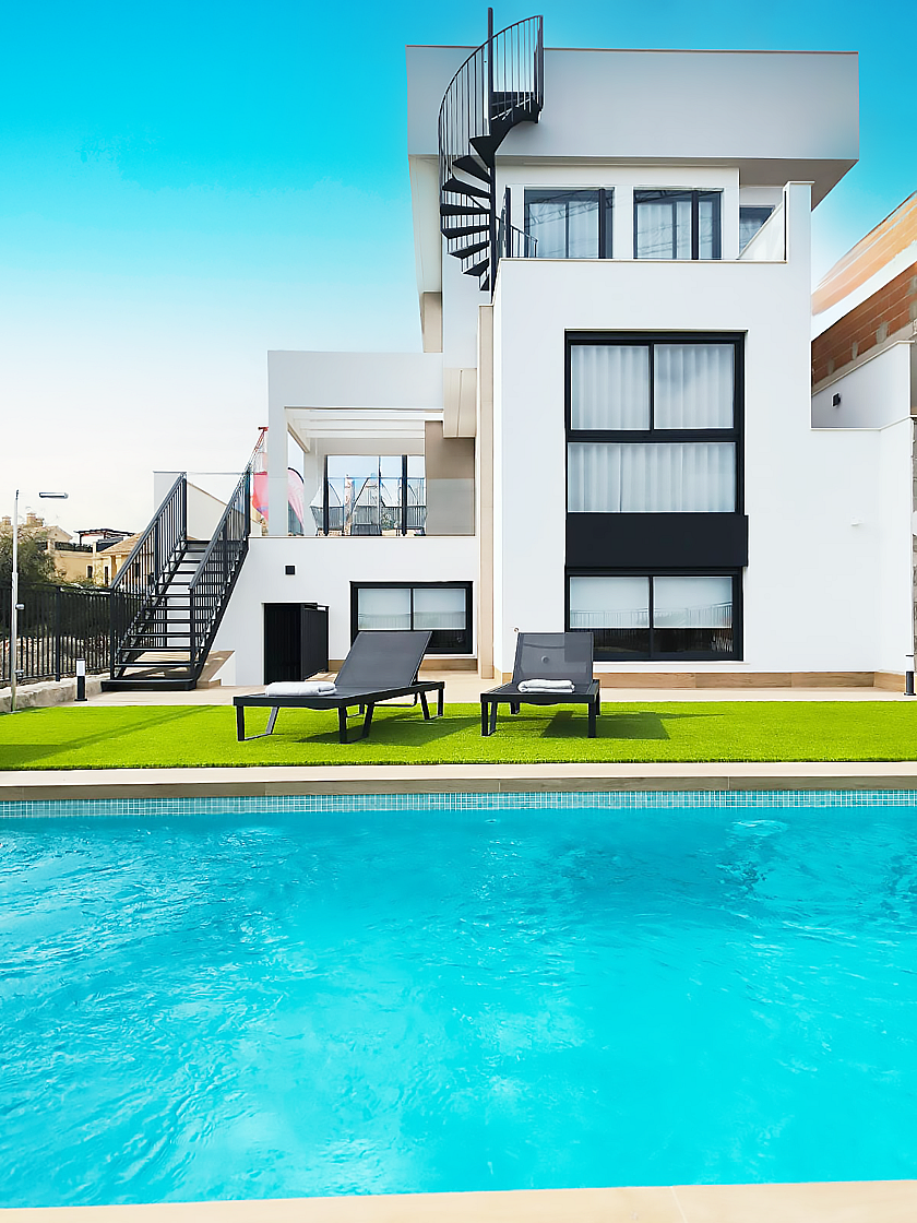 3 bedroom Villa with basement in La Finca Golf in Vidando Estates
