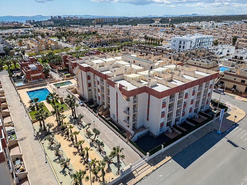 2 slaapkamer Appartement met terras in Lomas De Cabo Roig - Vidando Estates