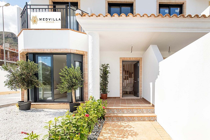 2 bedroom Apartment with garden in Cox in Vidando Estates