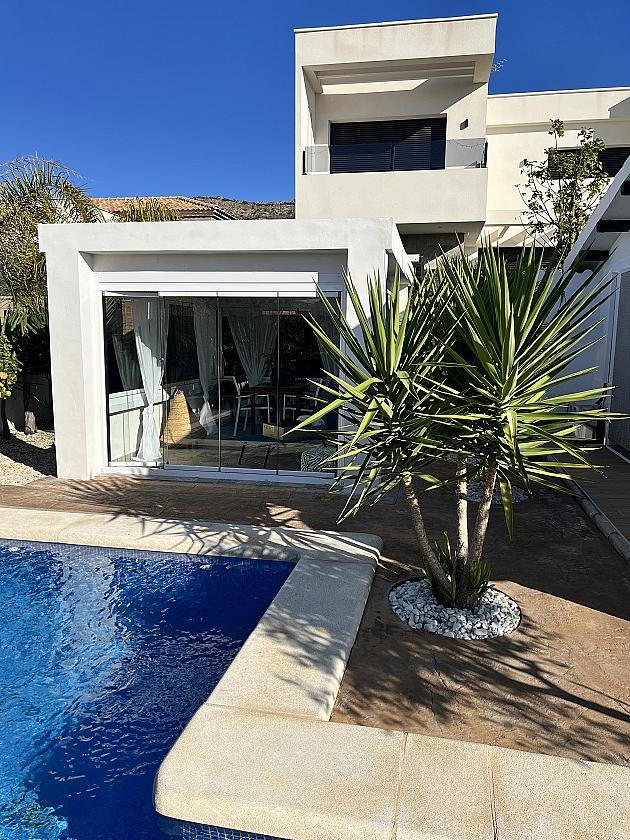 Charmante vrijstaande woning met luxe extra’s nabij Aspe - Vidando Estates