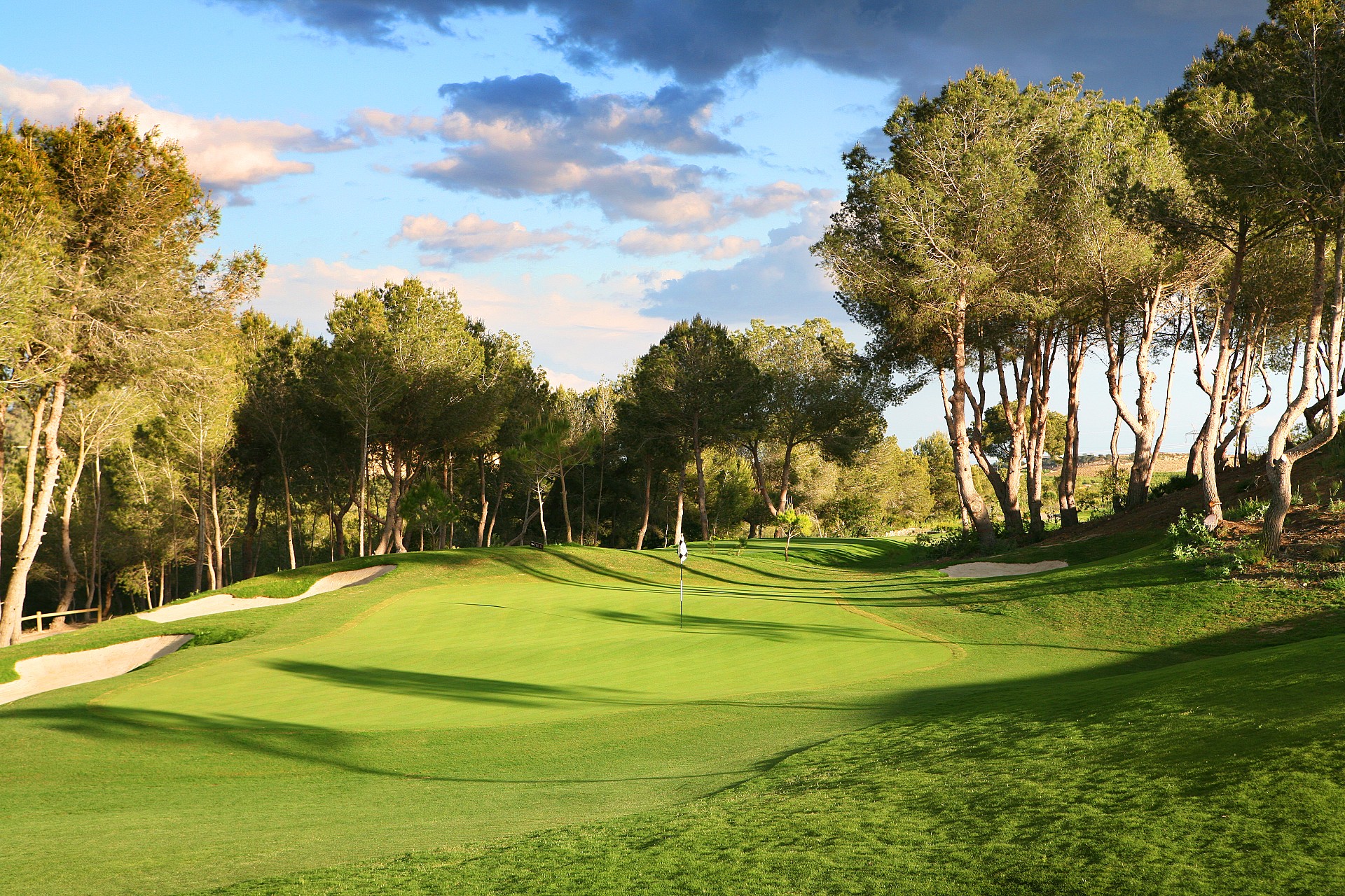 Las Colinas Golf & Country Club