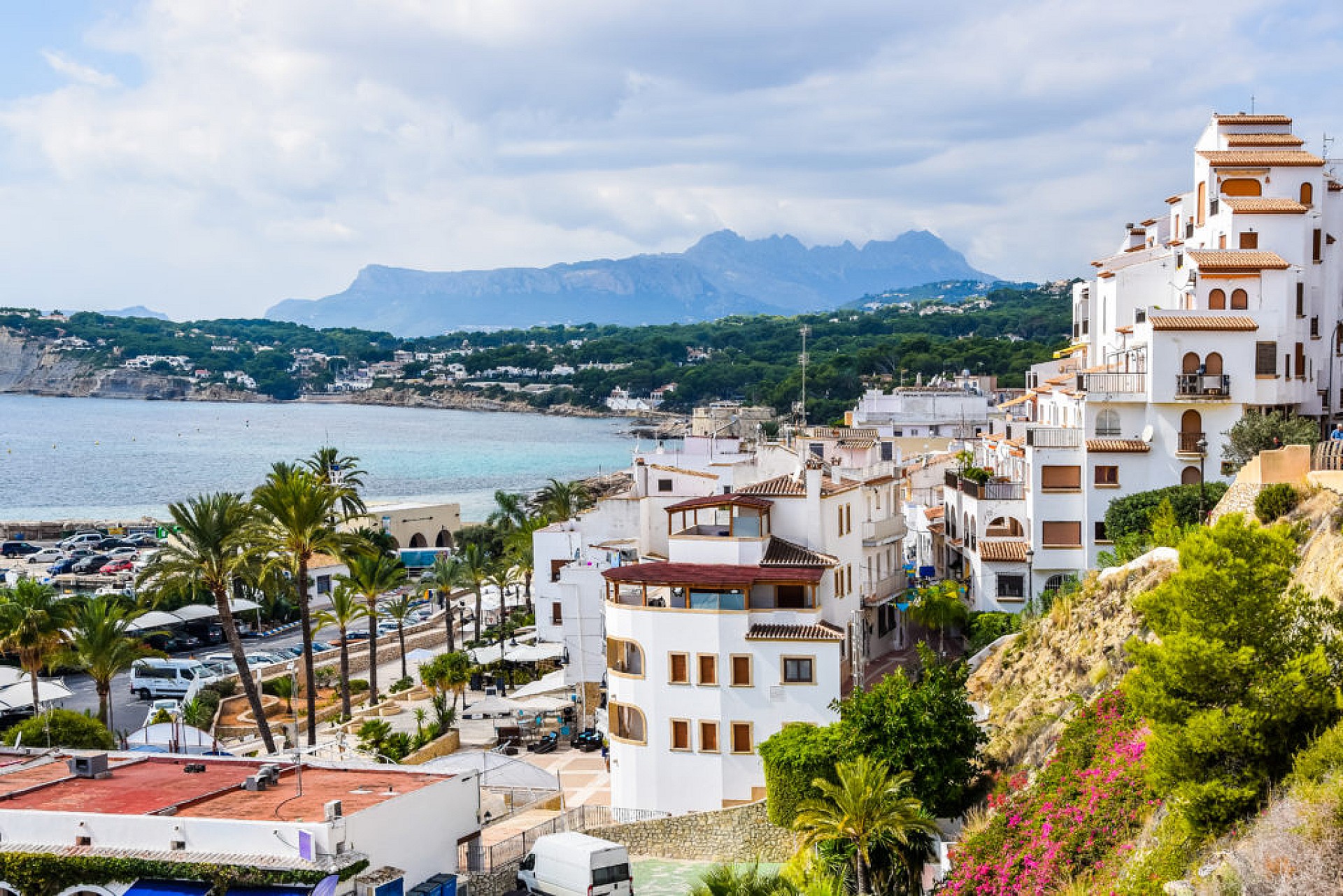 Villa avec vue mer ou vue montagne ? Immobilier à Moraira avec caractère