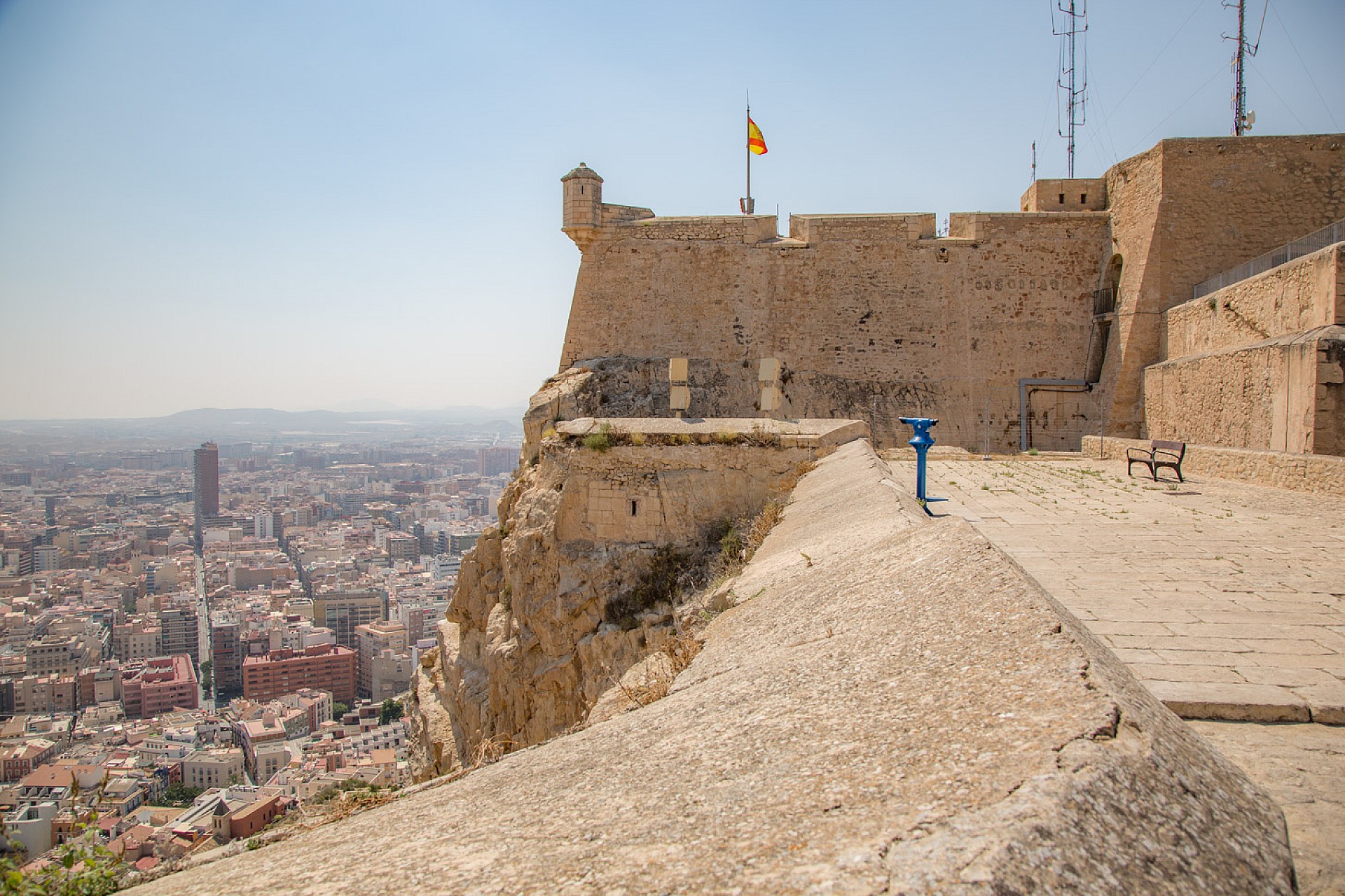 Sun, sea and relaxation: the highlights of the Costa Blanca South