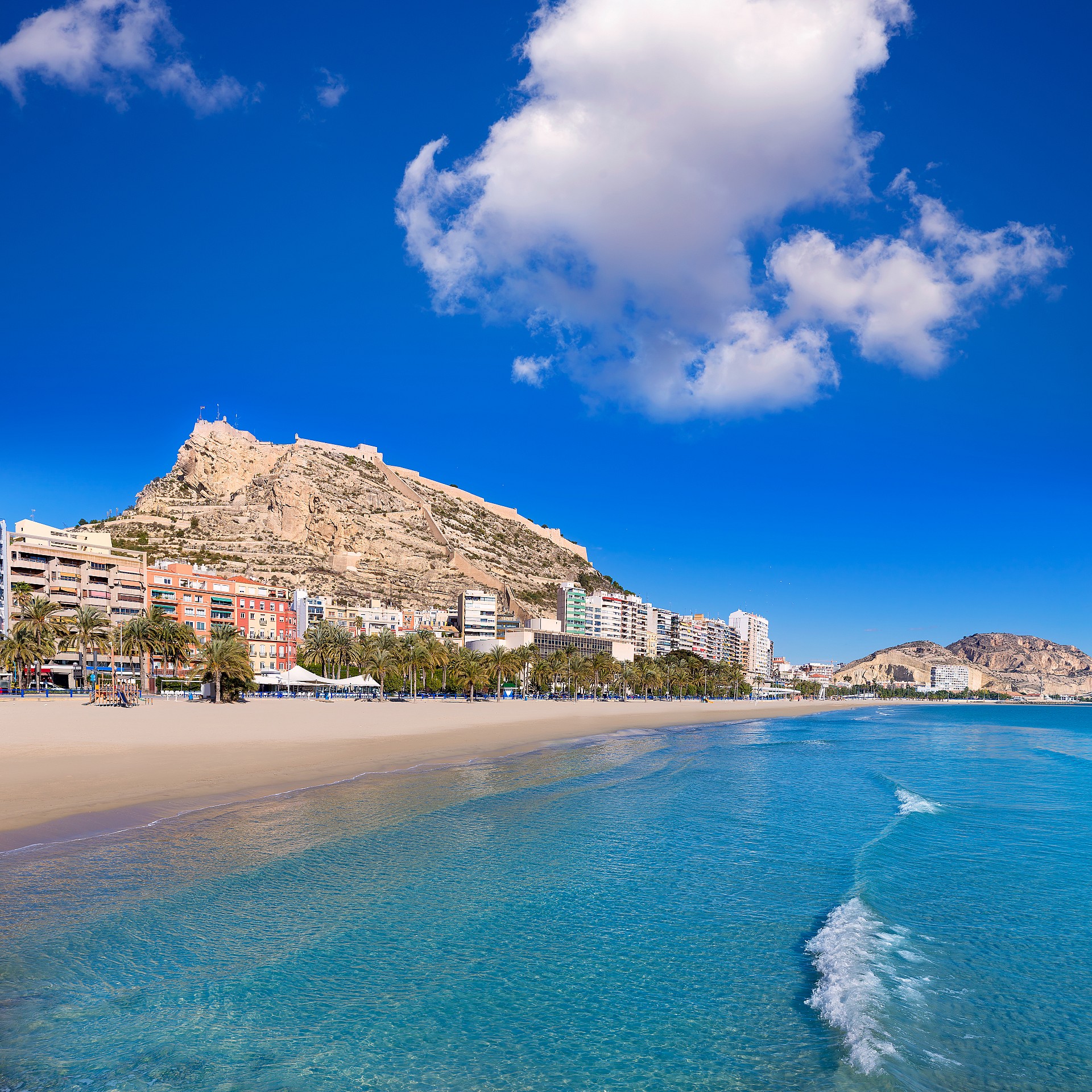 What makes Alicante so attractive?